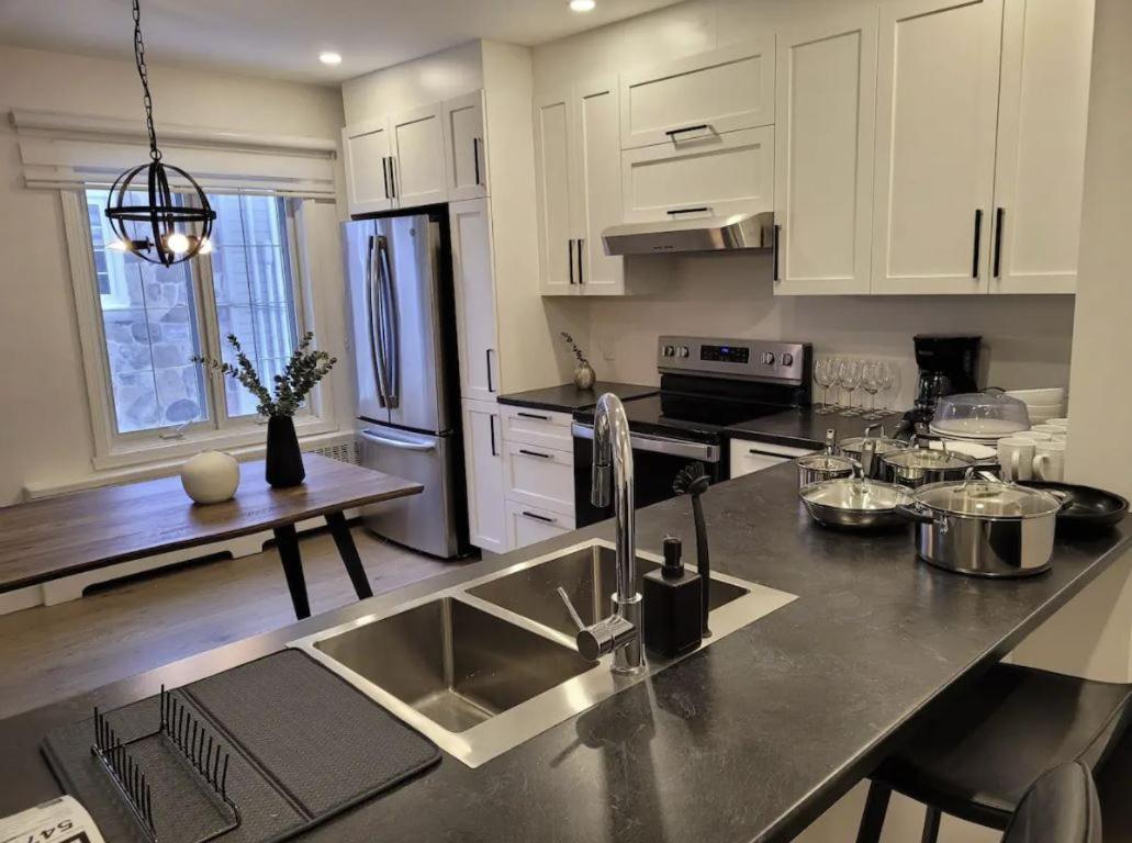 Free Parking, Beautiful 4 1/2- 2 Bedroom Apartment Монреаль Екстер'єр фото
