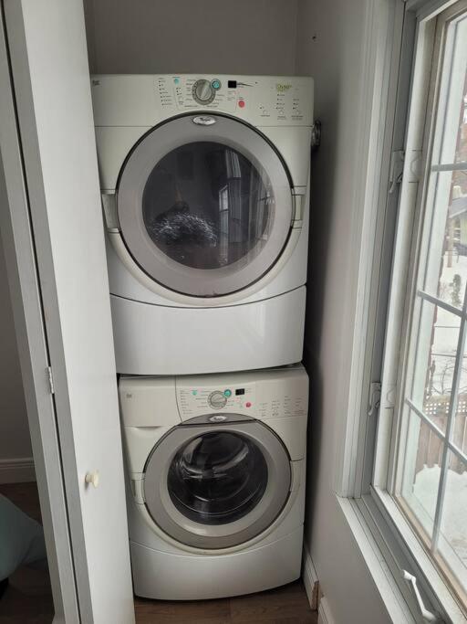 Free Parking, Beautiful 4 1/2- 2 Bedroom Apartment Монреаль Екстер'єр фото