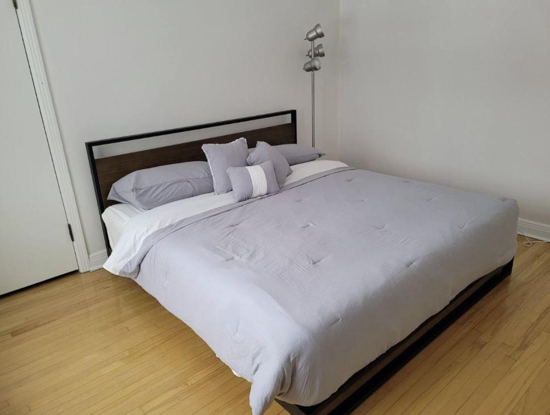 Free Parking, Beautiful 4 1/2- 2 Bedroom Apartment Монреаль Екстер'єр фото